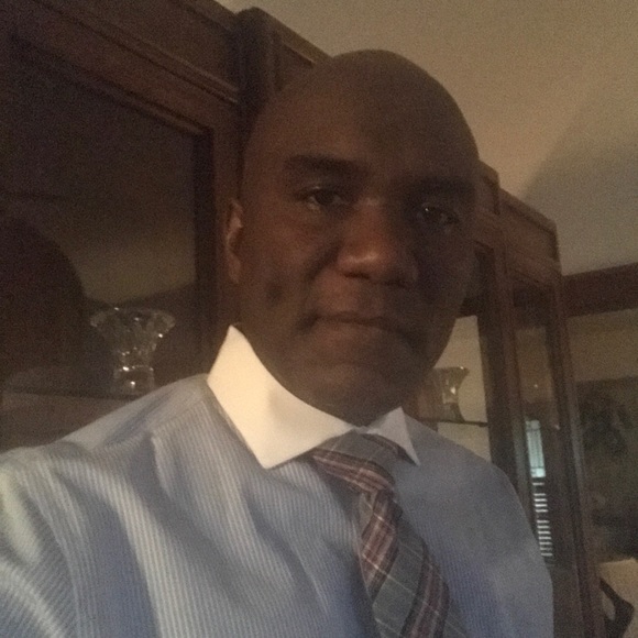 Meet your Posher, Shyron - Picture 3 of 5